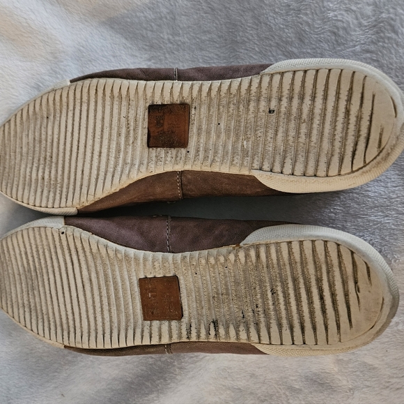 Frye Melanie Slip On Grey - Picture 7 of 12